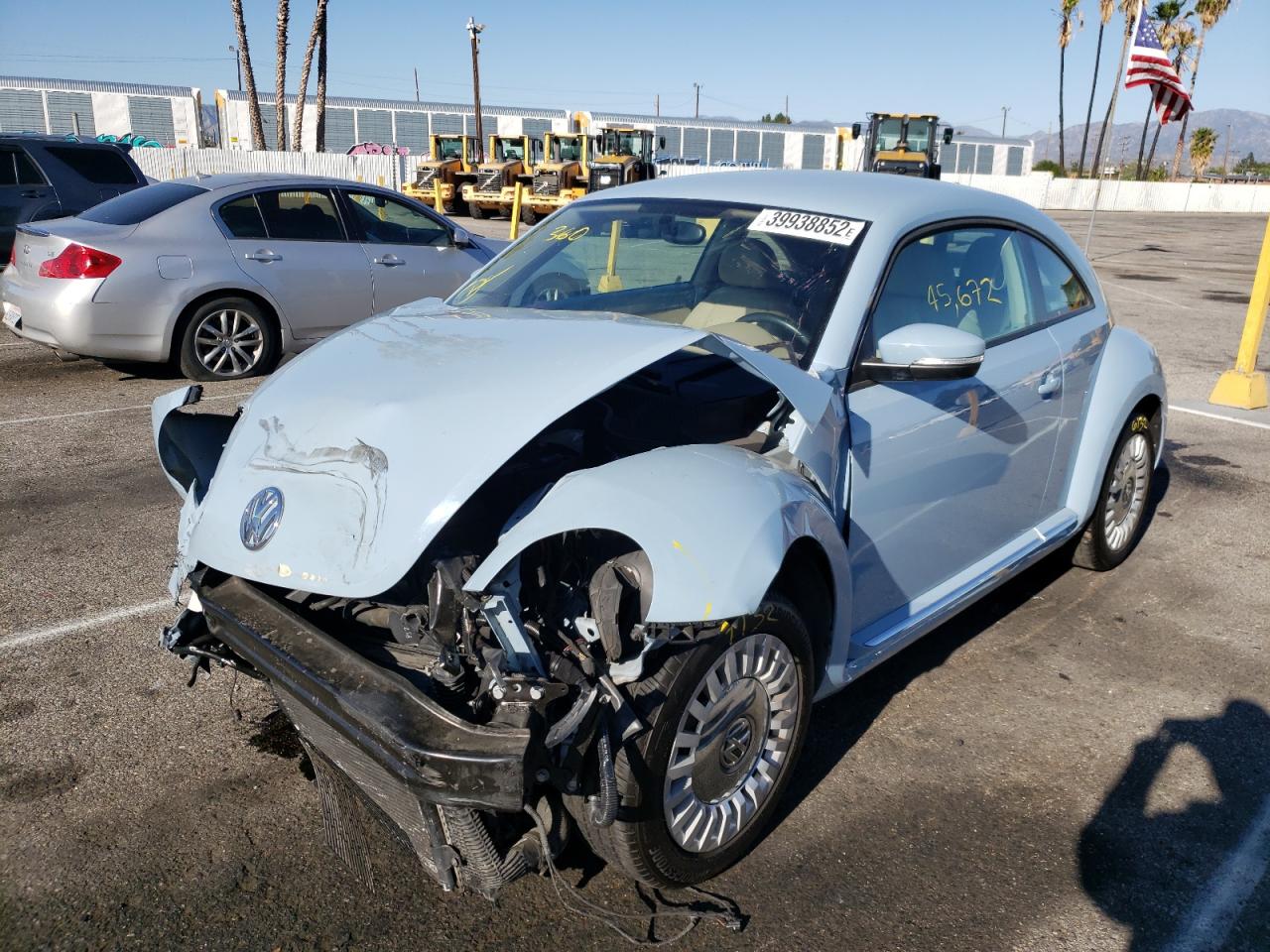 Photo 2 from auction – 2014 VOLKSWAGEN BEETLE with VIN 3VWJ17AT1EM657698