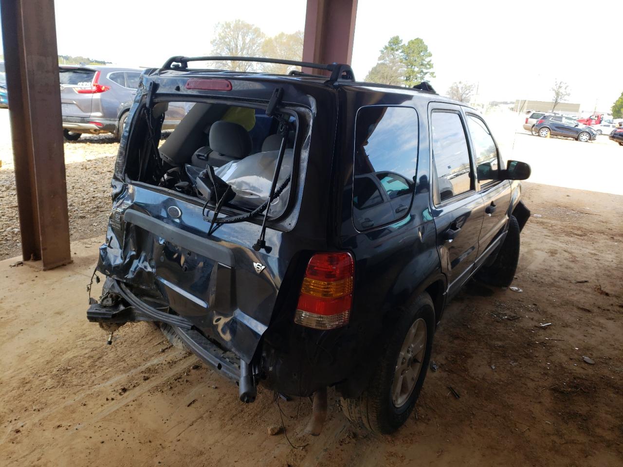 Photo 4 from auction – 2006 FORD ESCAPE XLT with VIN 1FMCU93136KA44674