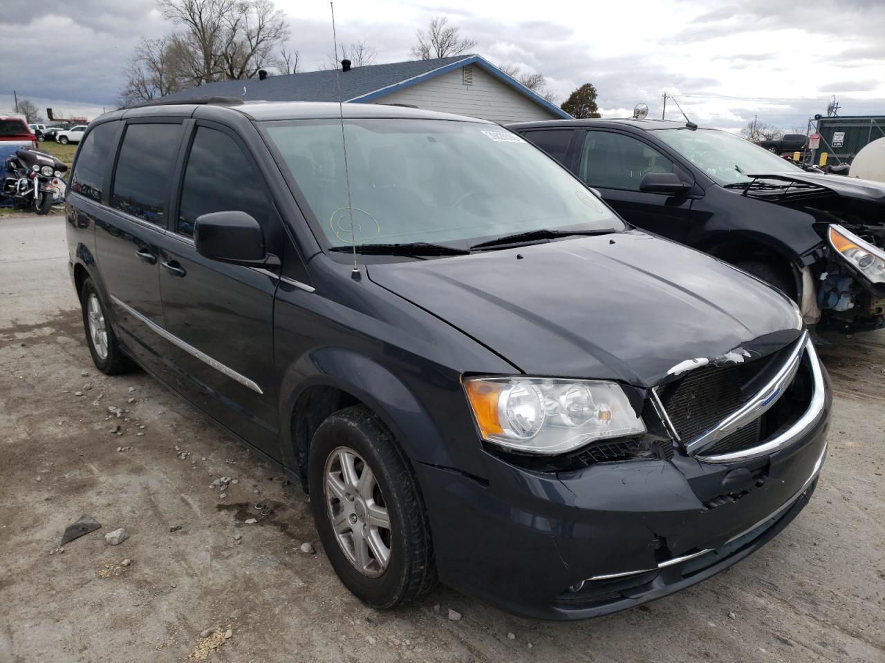 CHRYSLER TOWN & COU 2011 with VIN 2A4RR5DG4BR786650 - Photo from auction