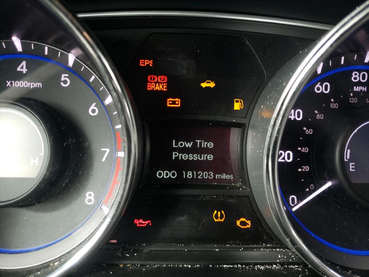 Photo 8 from auction – 2011 HYUNDAI SONATA SE with VIN 5NPEC4AC9BH023991