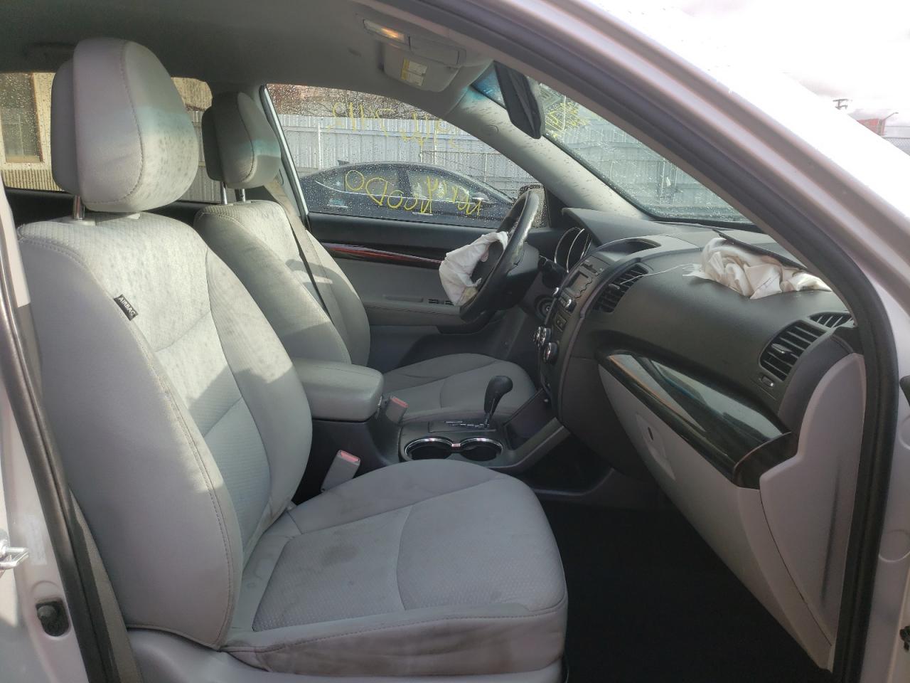 Photo 5 from auction – 2011 KIA SORENTO BA with VIN 5XYKTDA11BG179631