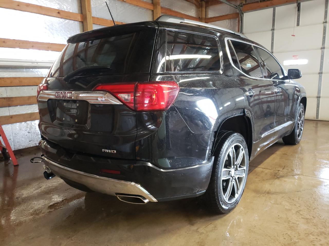 Photo 4 from auction – 2017 GMC ACADIA DEN with VIN 1GKKNXLS7HZ307130
