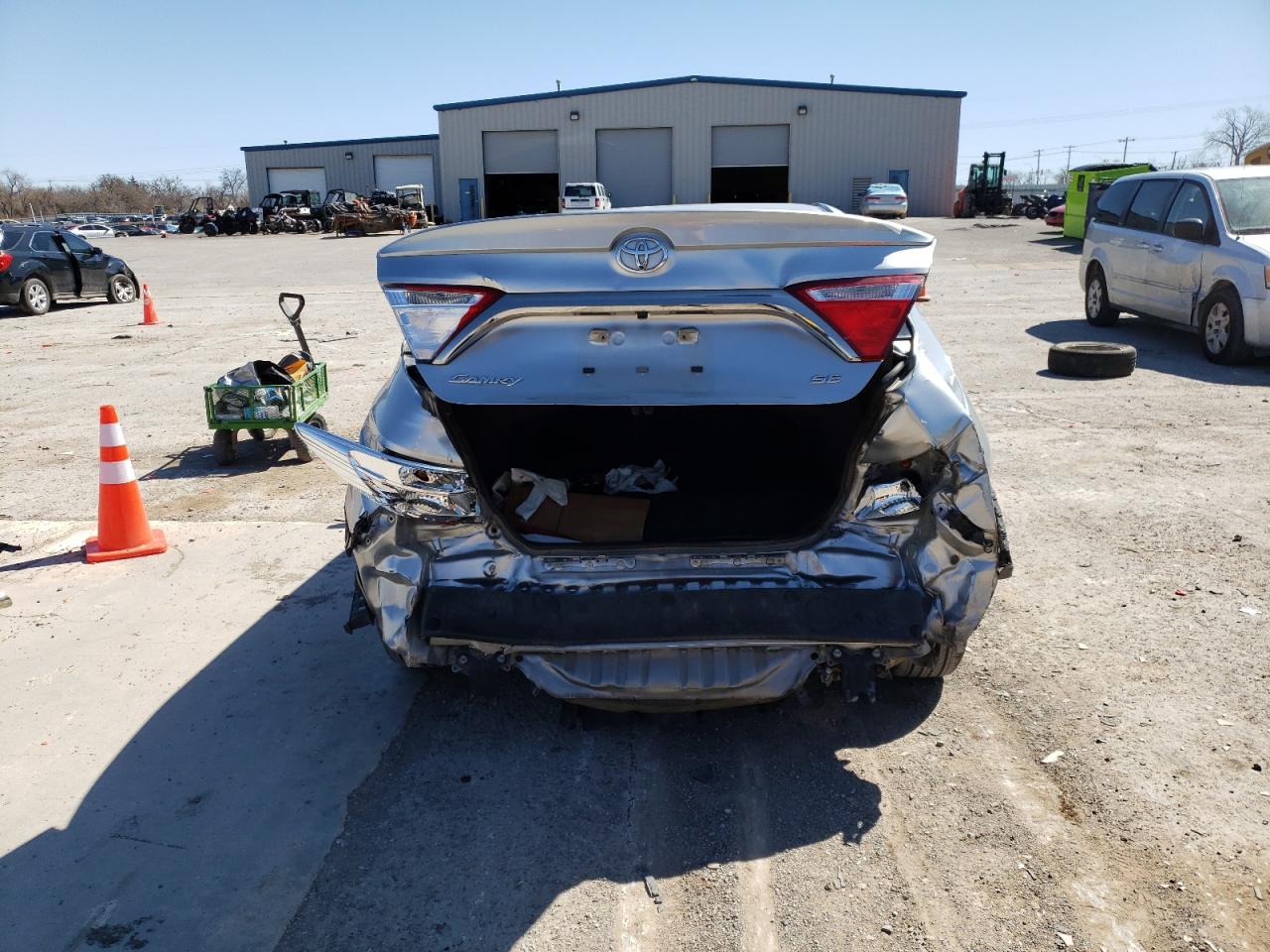 Photo 9 from auction – 2017 TOYOTA CAMRY LE with VIN 4T1BF1FK0HU398624