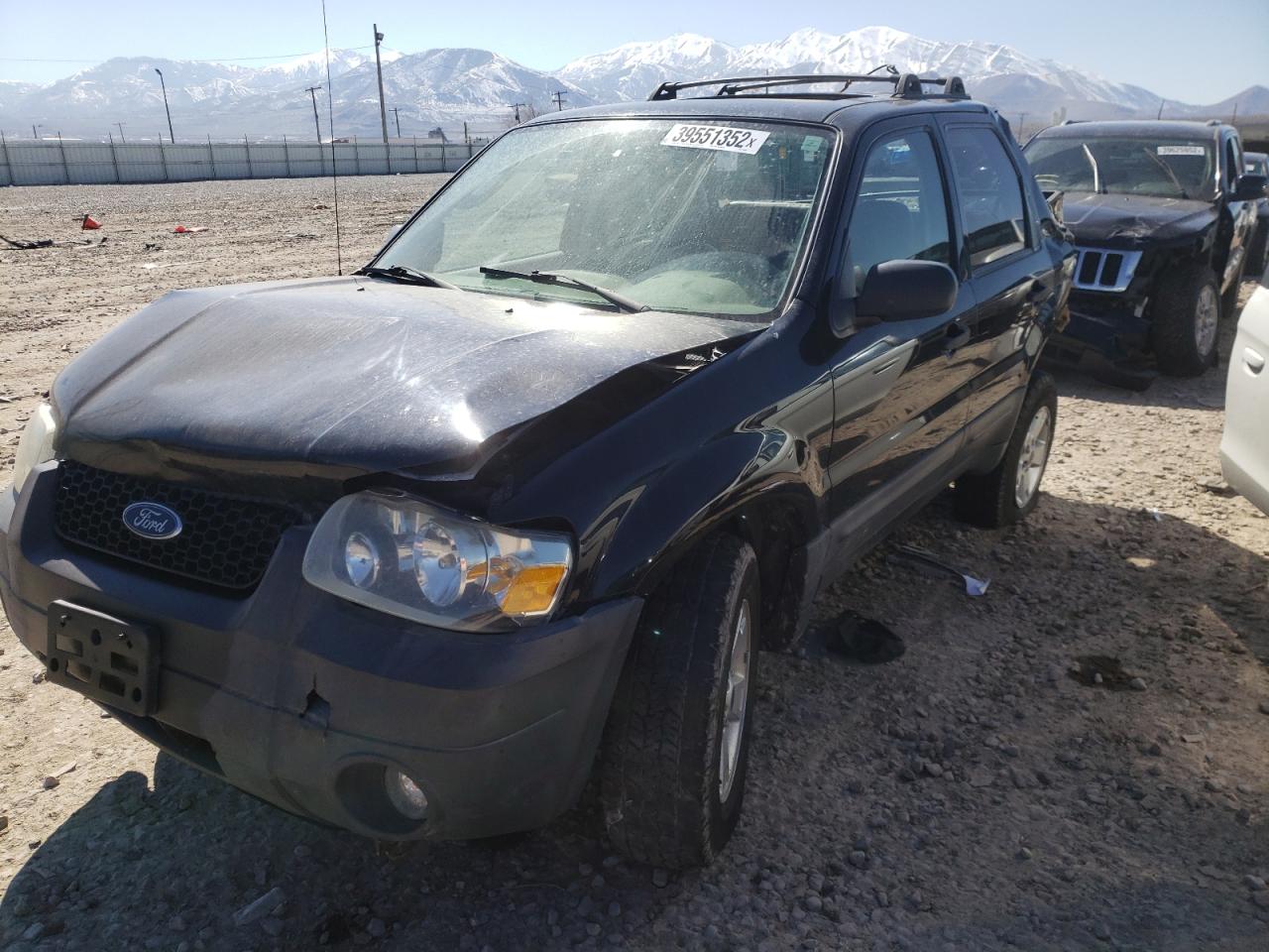 Photo 2 from auction – 2006 FORD ESCAPE with VIN 1FMYU93166KC03080