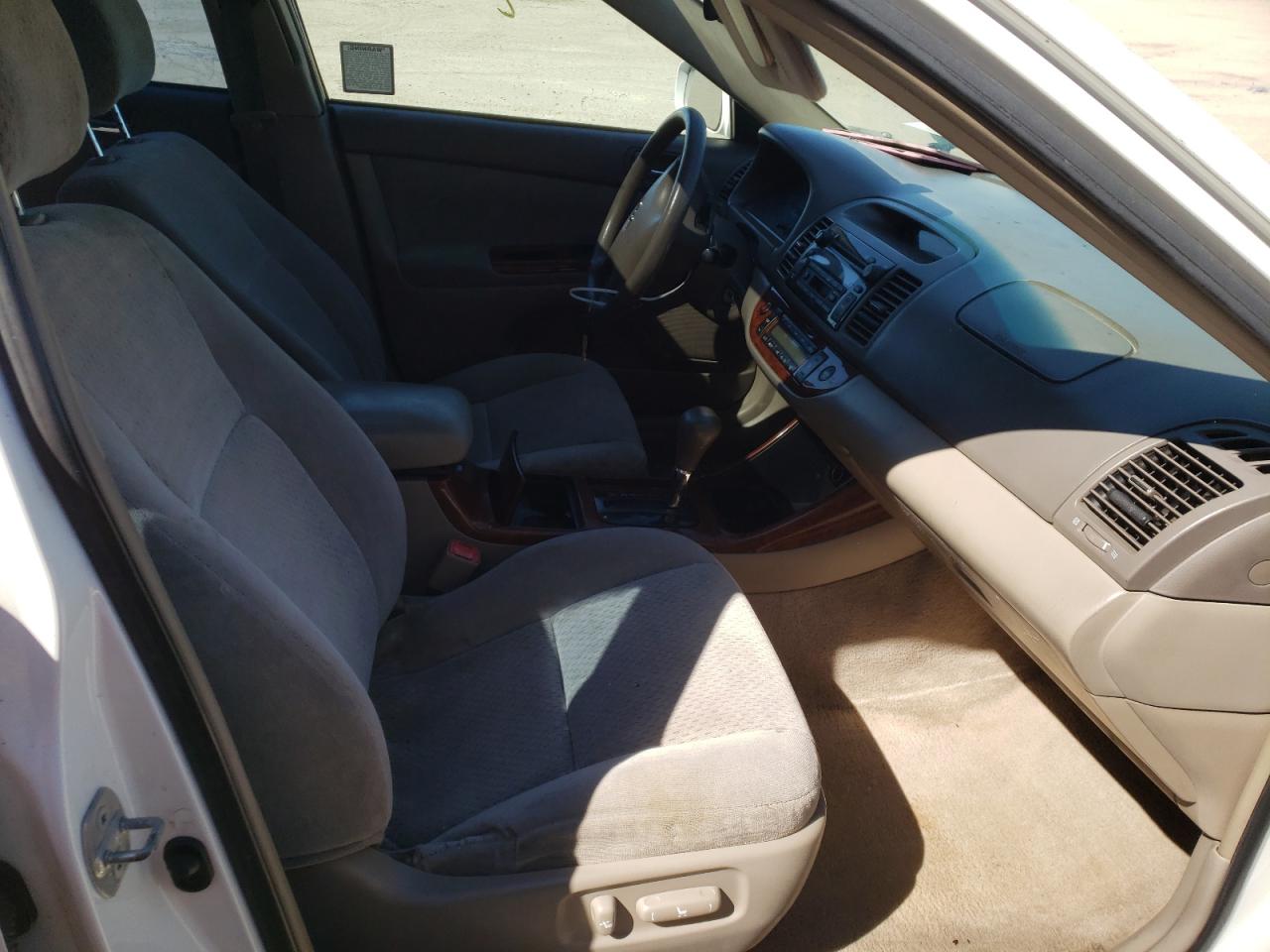 Photo 5 from auction – 2004 TOYOTA CAMRY LE with VIN 4T1BE32K04U314204
