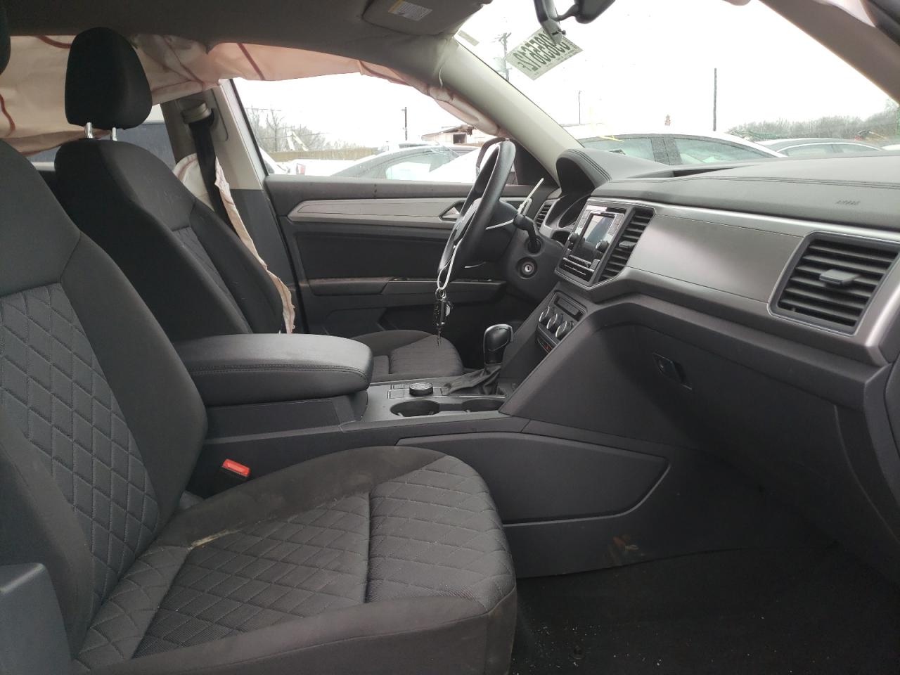 Photo 5 from auction – 2019 VOLKSWAGEN ATLAS S with VIN 1V2GR2CA2KC566522