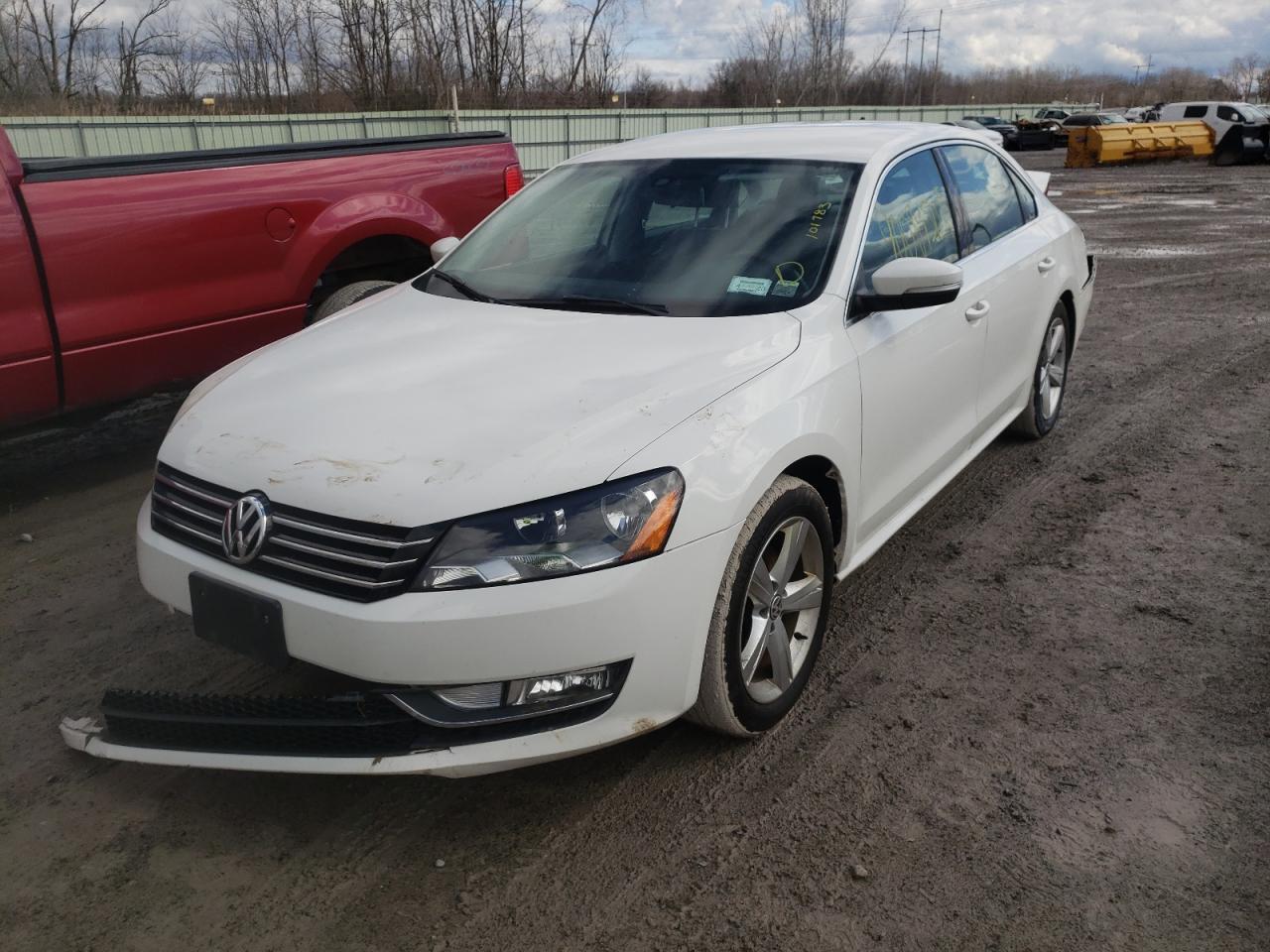 Photo 2 from auction – 2015 VOLKSWAGEN PASSAT S with VIN 1VWAT7A30FC081471