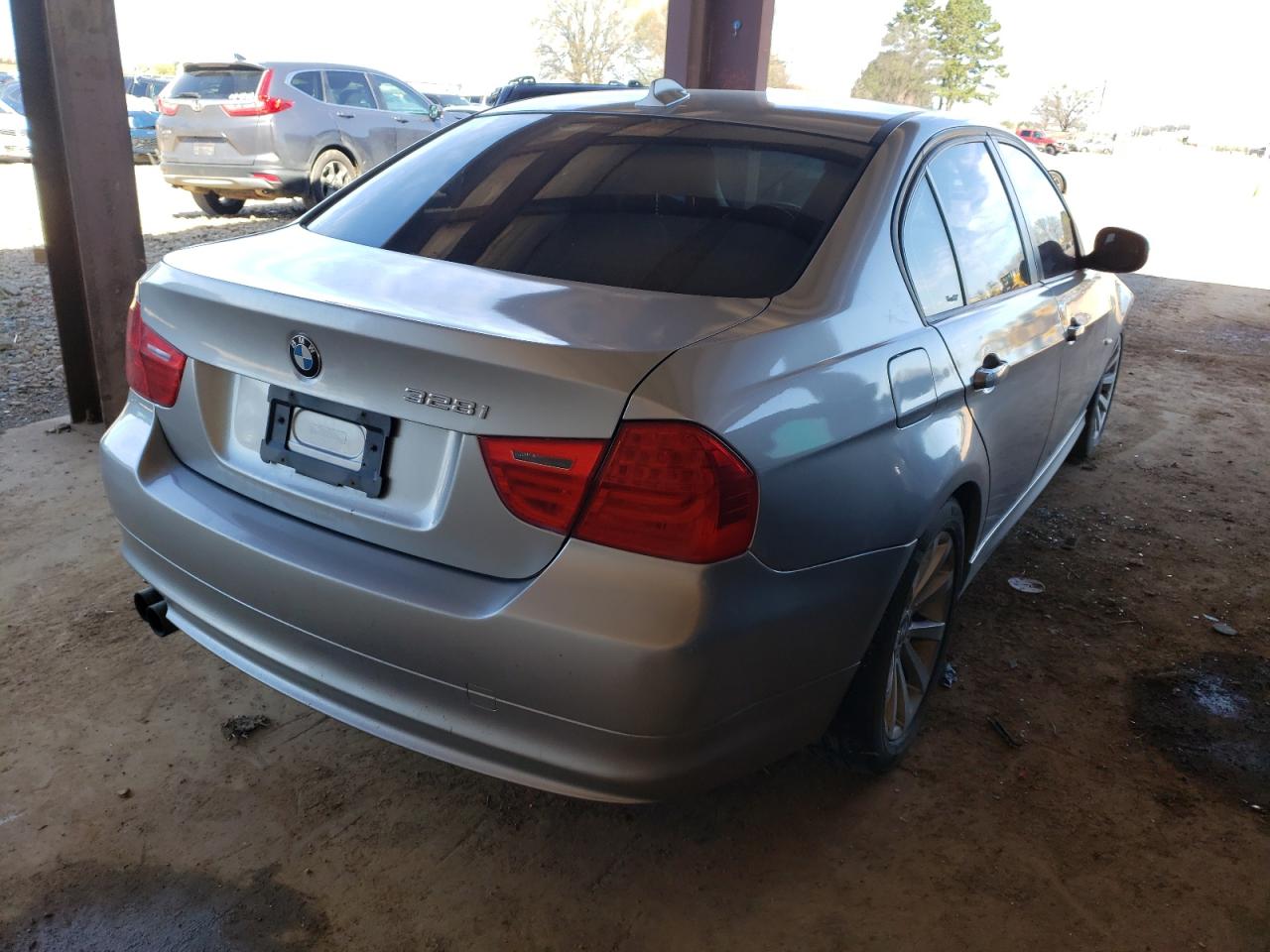 Photo 4 from auction – 2011 BMW 328 I with VIN WBAPH7C57BE850637