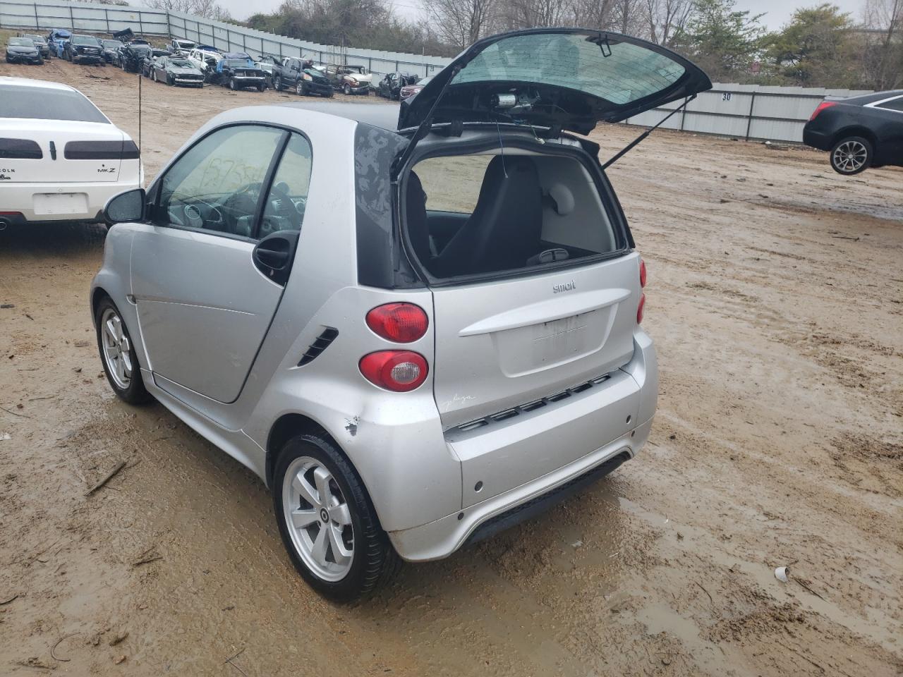 Photo 3 from auction – 2013 SMART FORTWO with VIN WMEEJ3BA3DK681972