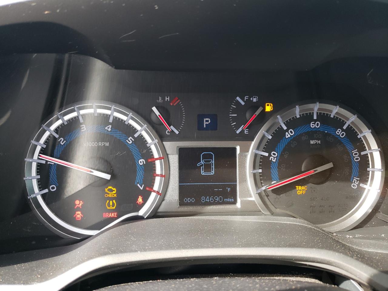 Photo 8 from auction – 2018 TOYOTA 4RUNNER SR with VIN JTEZU5JR6J5170062