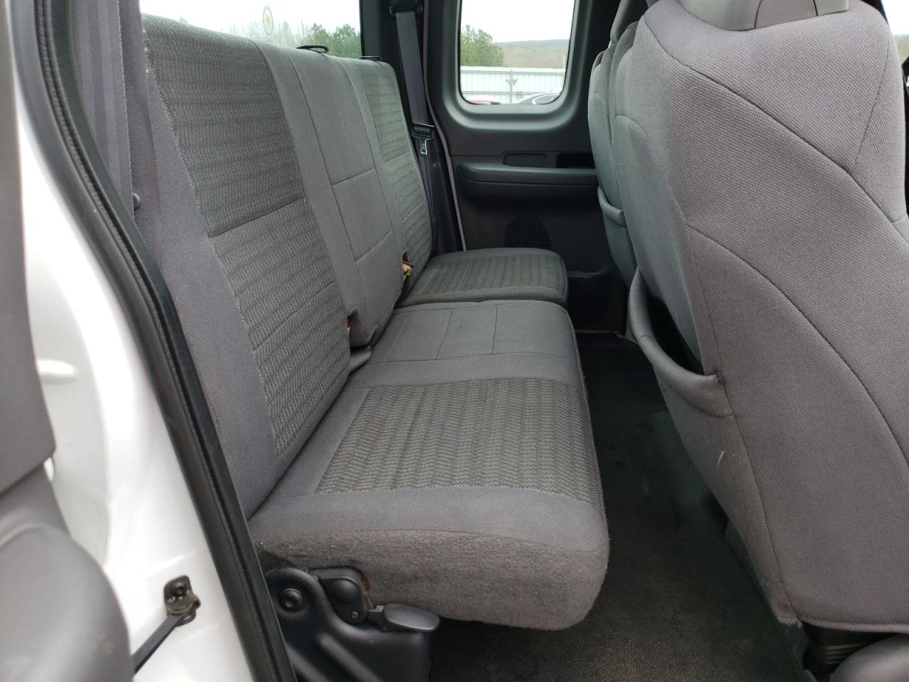 Photo 6 from auction – 2002 FORD F150 with VIN 1FTRX17242NB88706