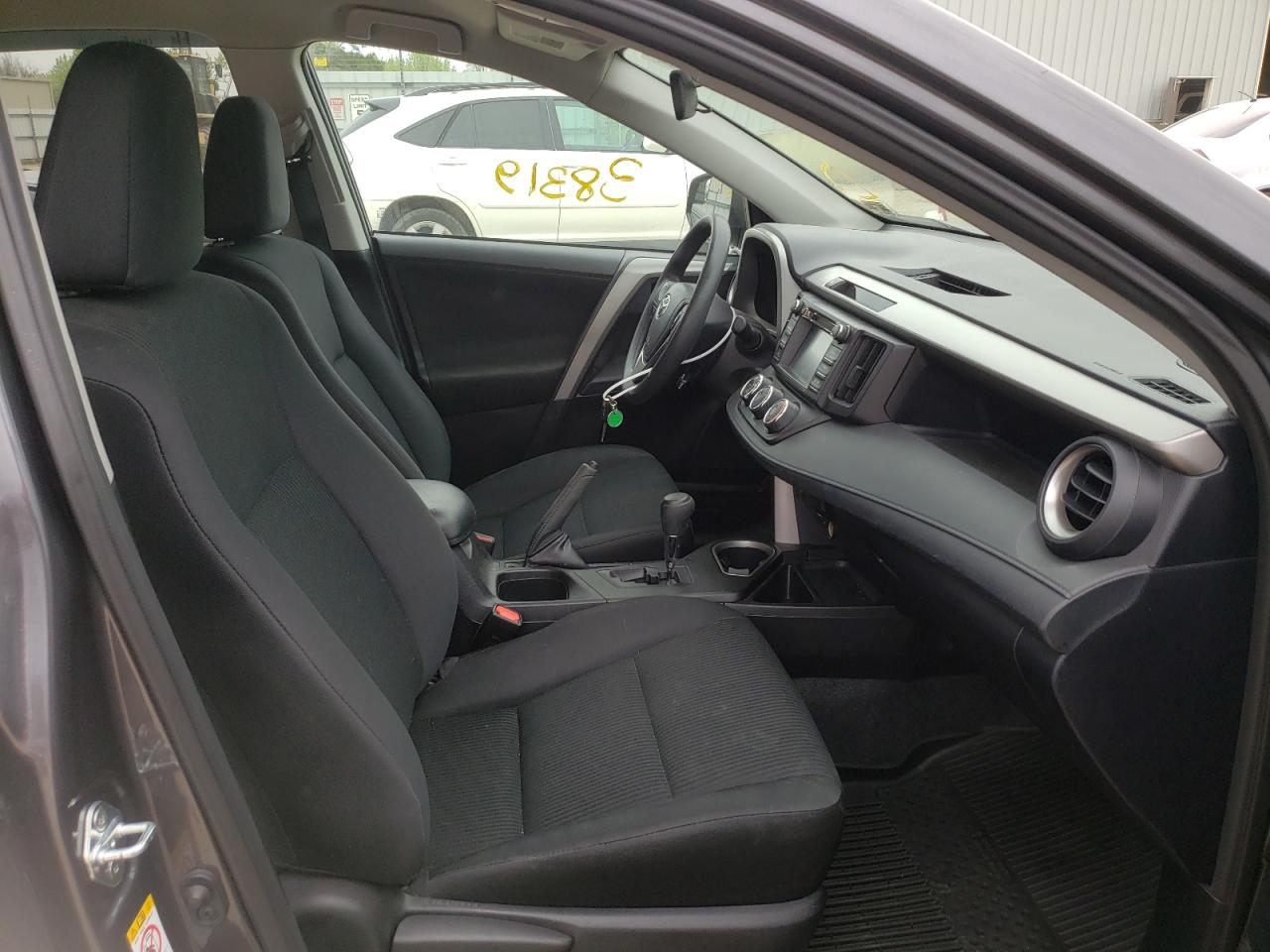 Photo 5 from auction – 2017 TOYOTA RAV4 LE with VIN 2T3BFREV8HW608257