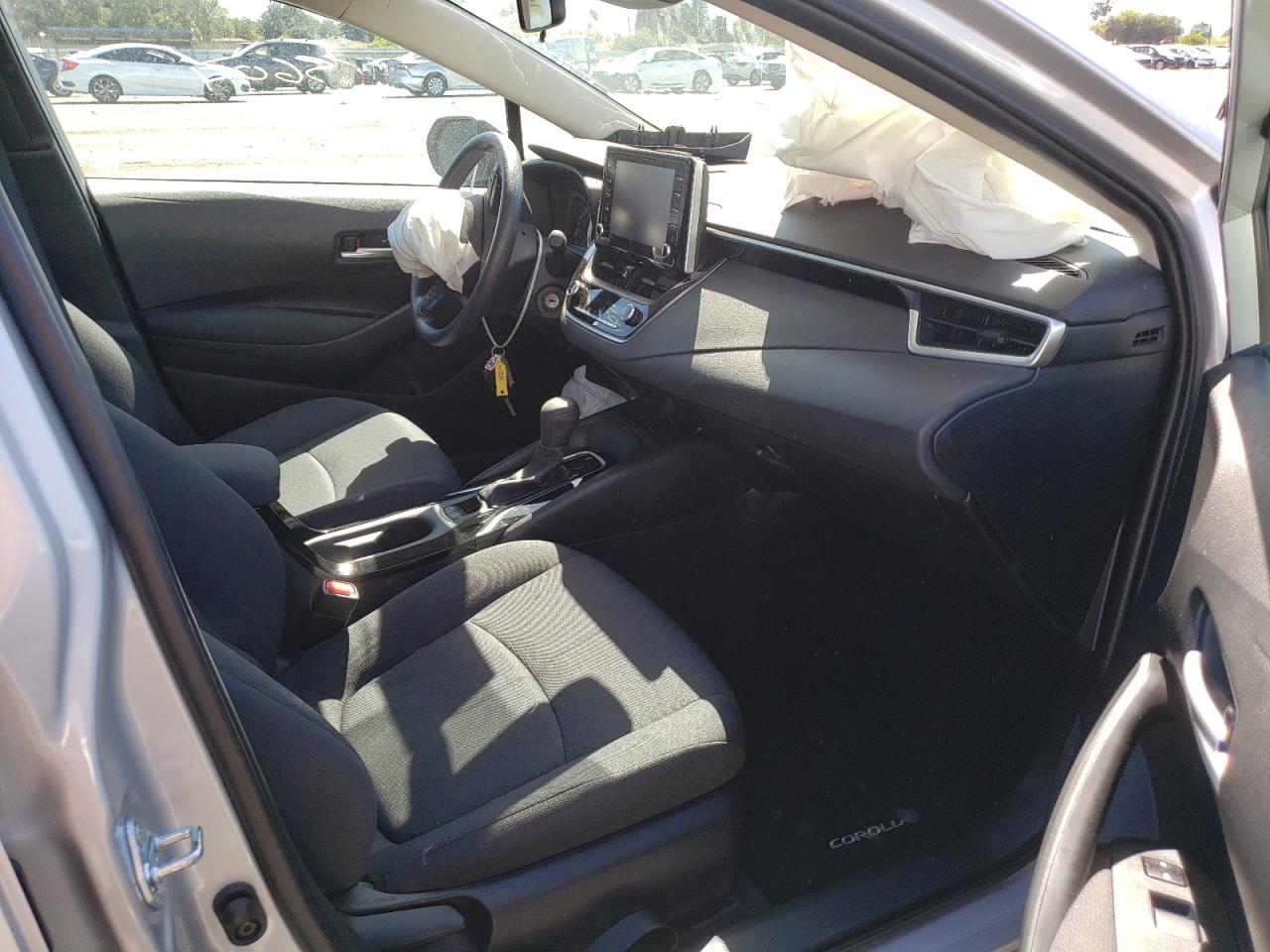 Photo 5 from auction – 2021 TOYOTA COROLLA LE with VIN 5YFEPMAE1MP212324