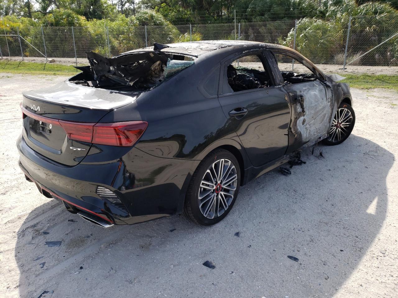 Photo 4 from auction – 2022 KIA FORTE GT with VIN 3KPF44AC6NE448482