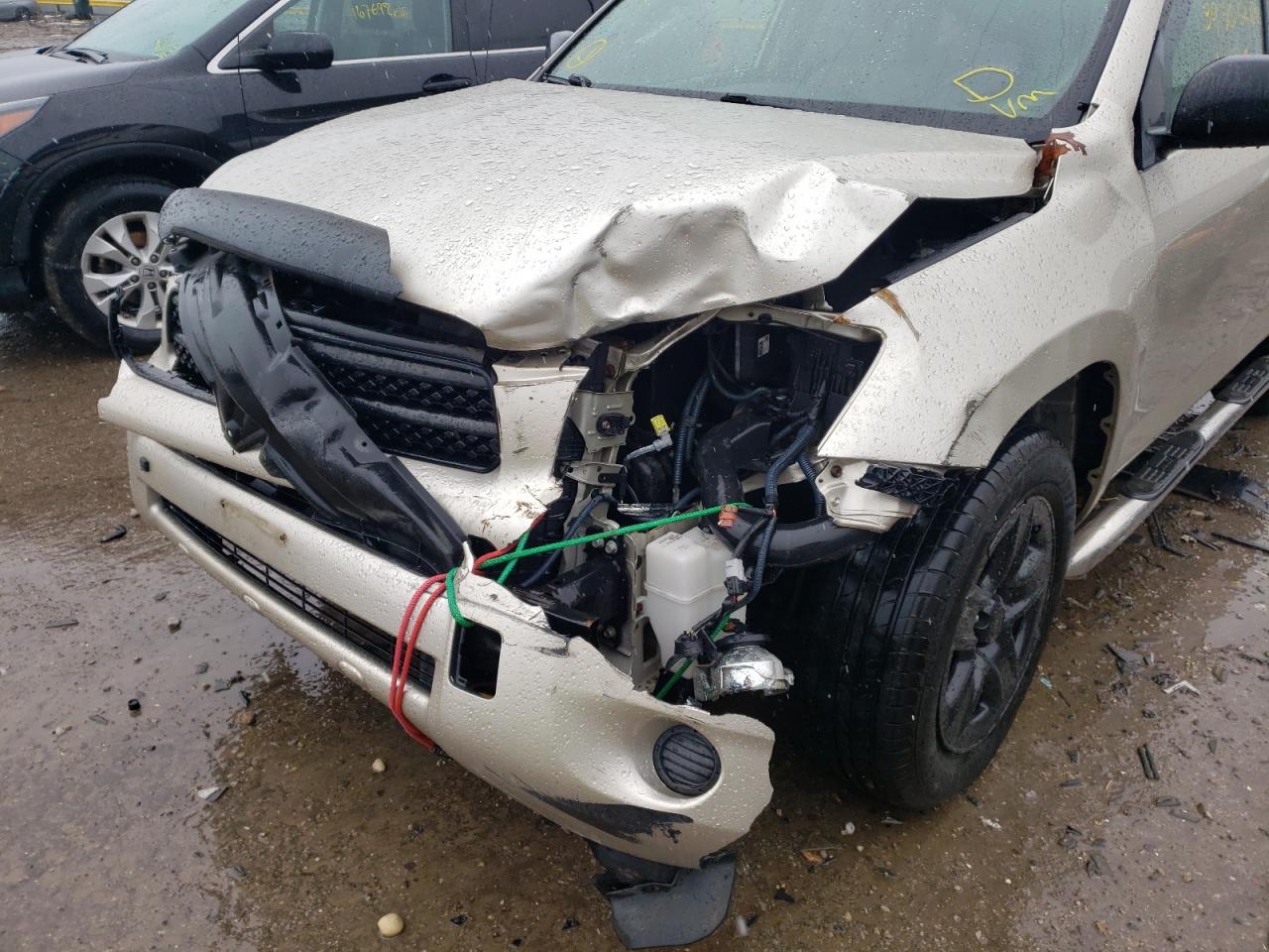 Photo 9 from auction – 2006 TOYOTA RAV4 with VIN JTMZD33V466016633