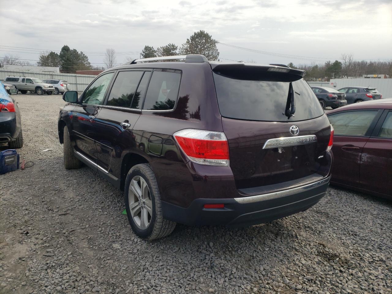 Foto 3 de la subasta – 2013 TOYOTA HIGHLANDER con VIN 5TDDK3EH3DS182436