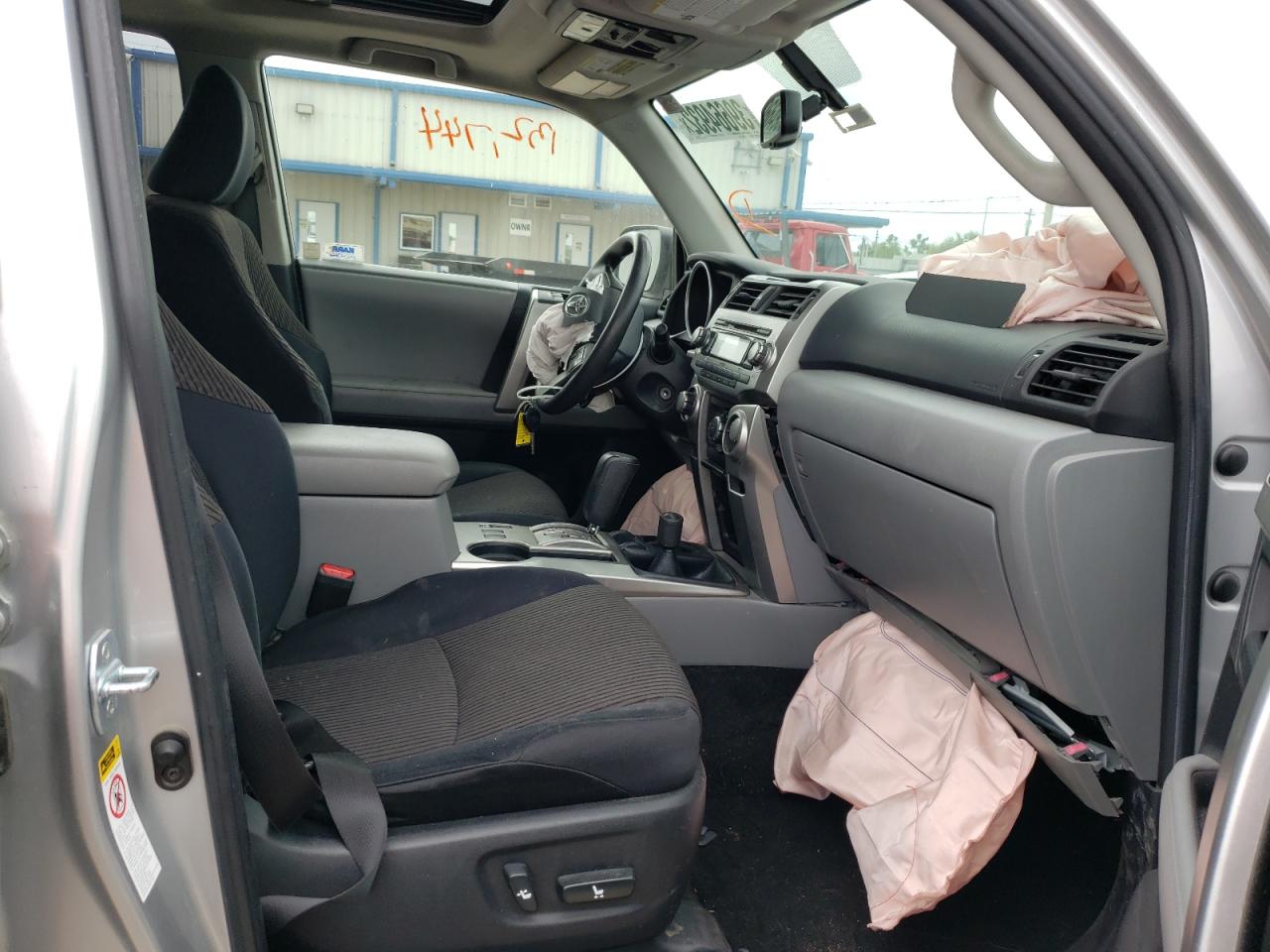 Photo 5 from auction – 2011 TOYOTA 4RUNNER SR with VIN JTEBU5JR7B5051620