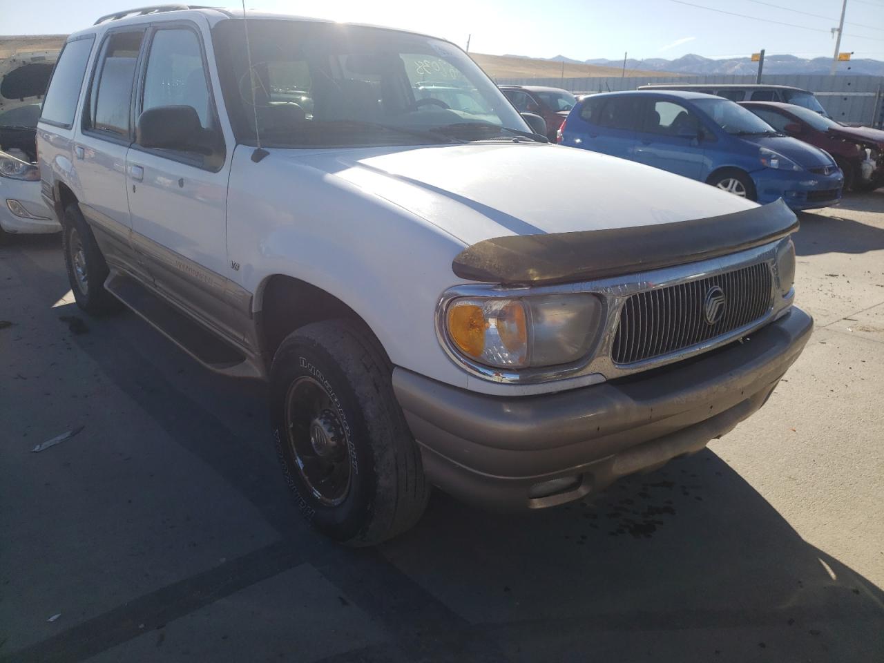 MERCURY MOUNTAINEE 2000 with VIN 4M2DU86P0YUJ44770 - Photo from auction