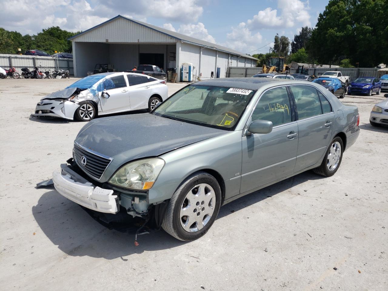 Photo 2 from auction – 2001 LEXUS LS 430 with VIN JTHBN30F710040236