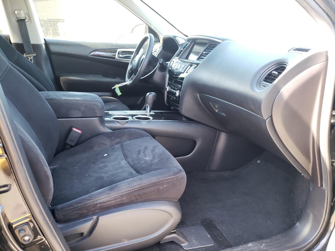 Photo 5 from auction – 2015 NISSAN PATHFINDER with VIN 5N1AR2MN1FC690761