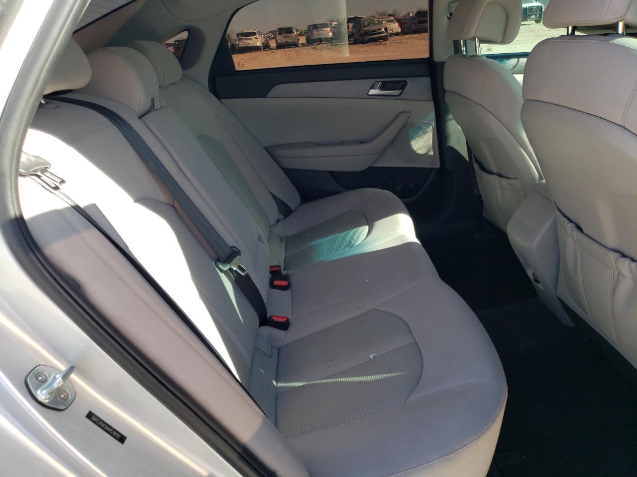 Photo 6 from auction – 2017 HYUNDAI SONATA SE with VIN 5NPE24AF6HH578192