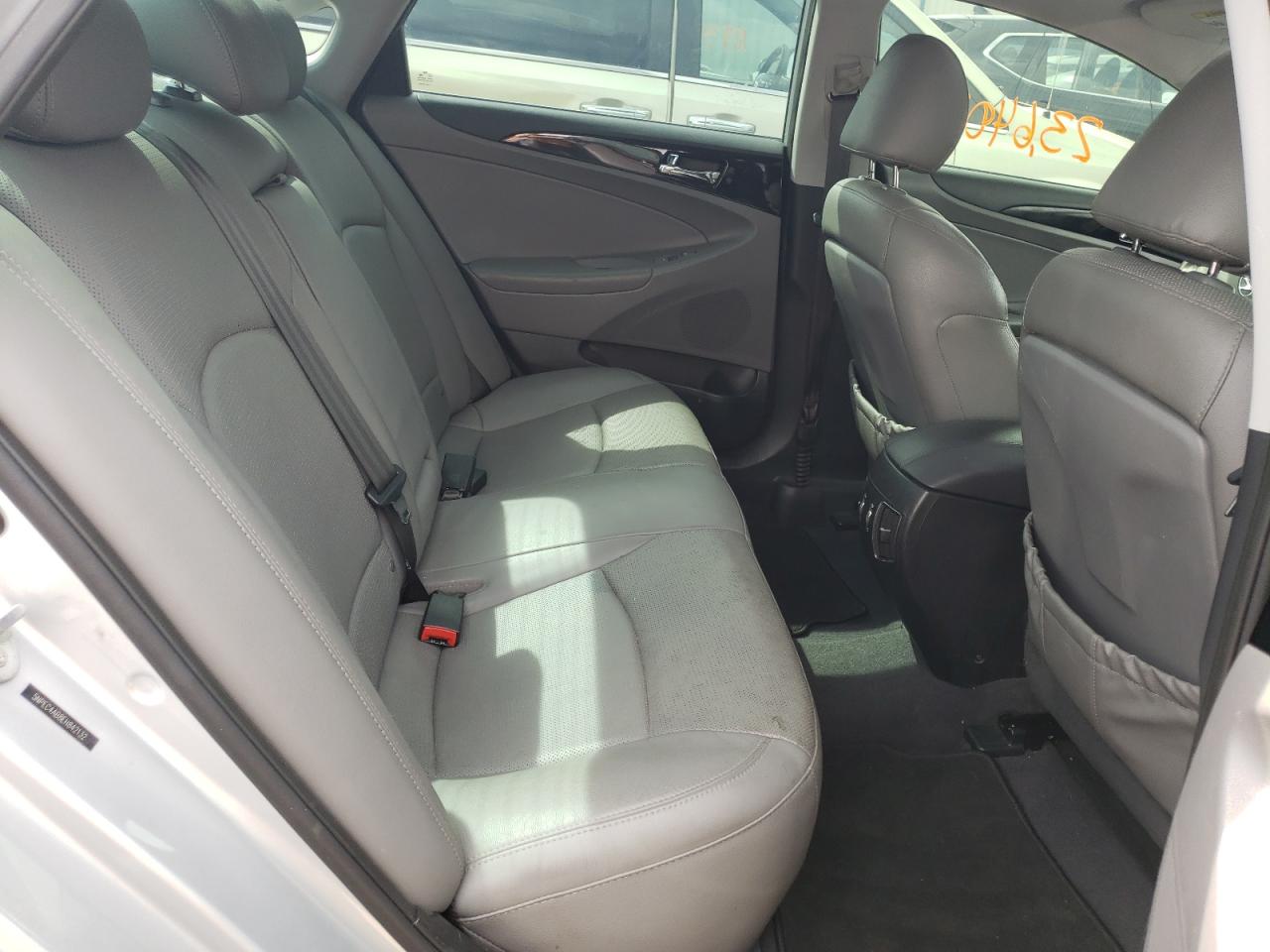 Photo 6 from auction – 2014 HYUNDAI SONATA SE with VIN 5NPEC4AB8EH842132