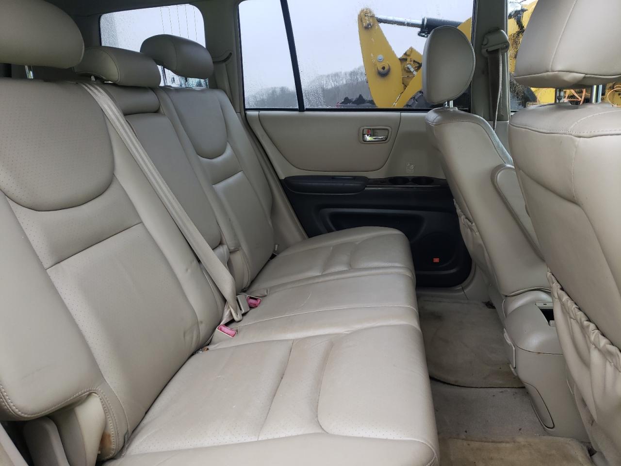 Photo 6 from auction – 2003 TOYOTA HIGHLANDER with VIN JTEHF21A930130525