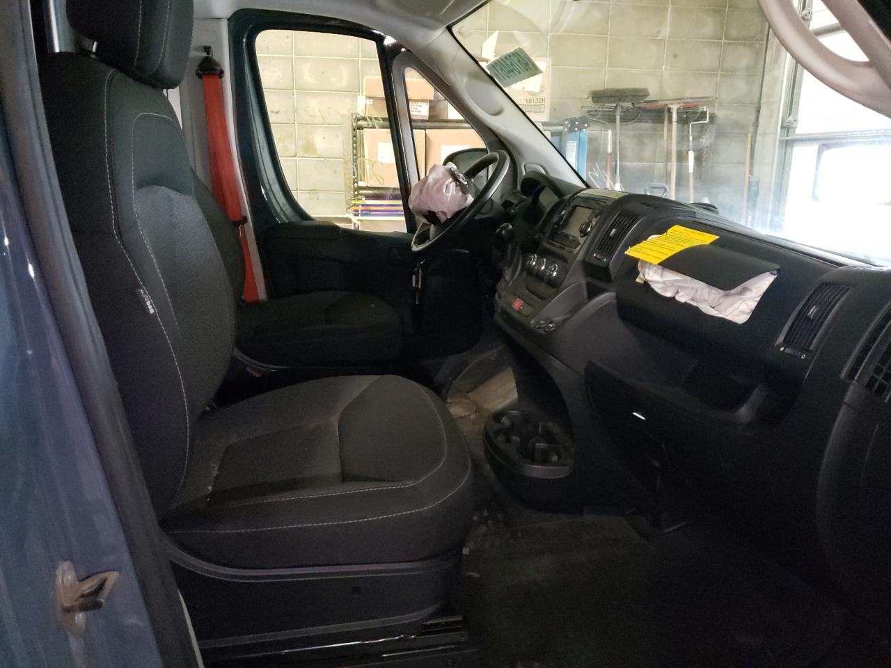Photo 5 from auction – 2020 RAM PROMASTER with VIN 3C6URVJG5LE124655