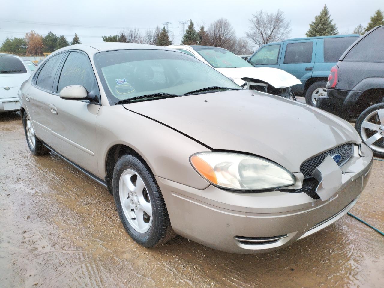 FORD TAURUS SES 2004 with VIN 1FAFP55U44G137962 - Photo from auction