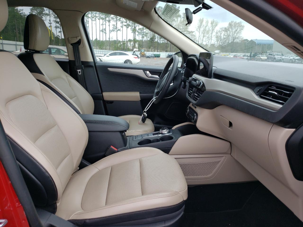 Photo 5 from auction – 2020 FORD ESCAPE SEL with VIN 1FMCU0H6XLUA22073
