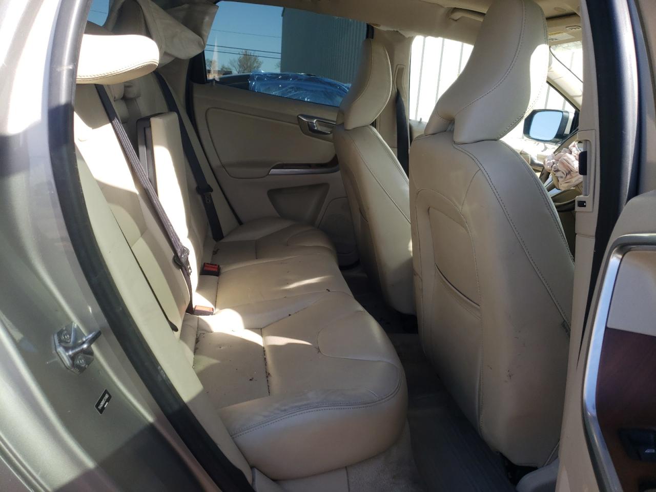 Photo 6 from auction – 2015 VOLVO XC60 T5 PL with VIN YV440MDM2F2741685