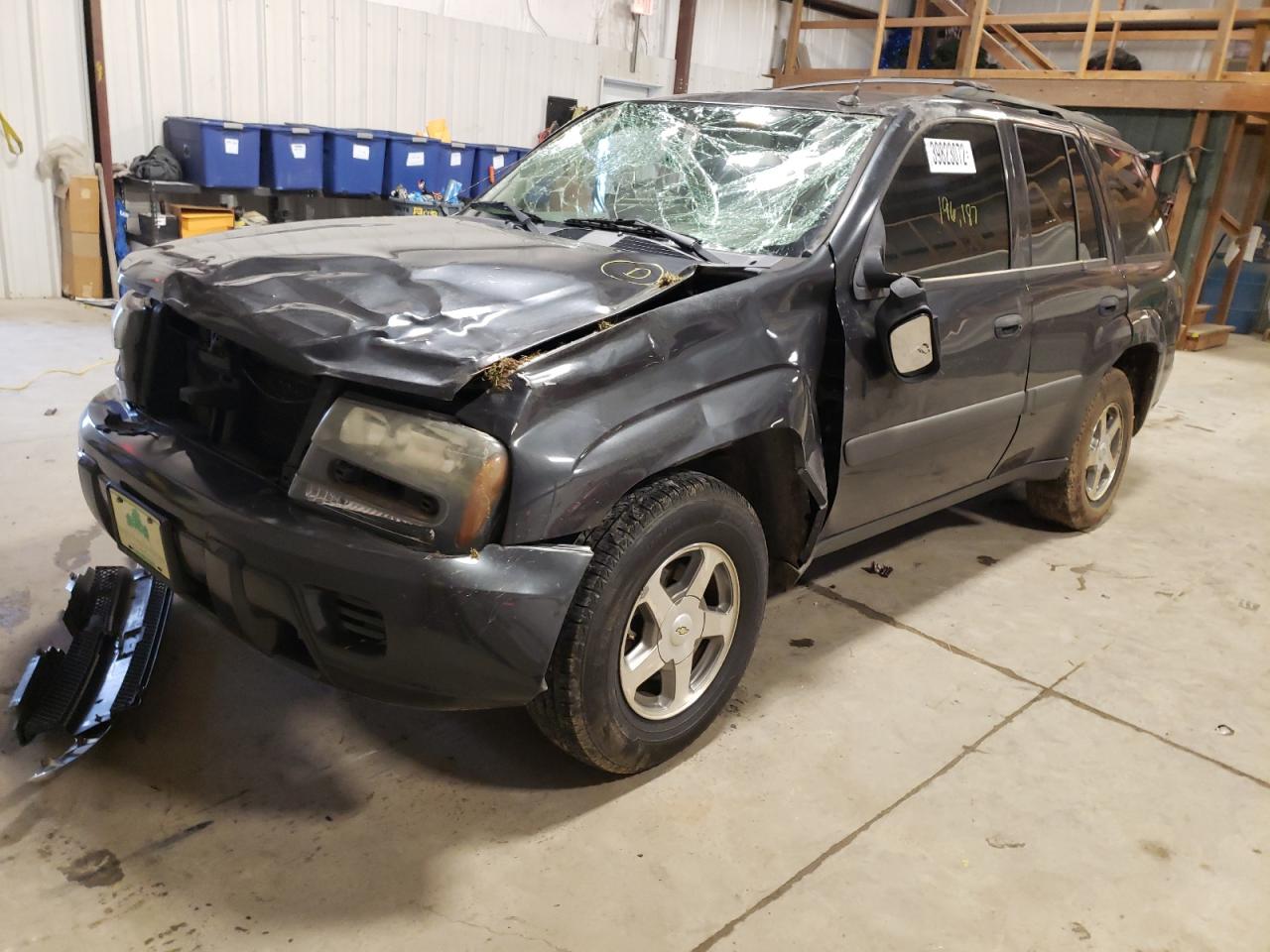 Photo 2 from auction – 2005 CHEVROLET TRAILBLAZE with VIN 1GNDS13S652196706