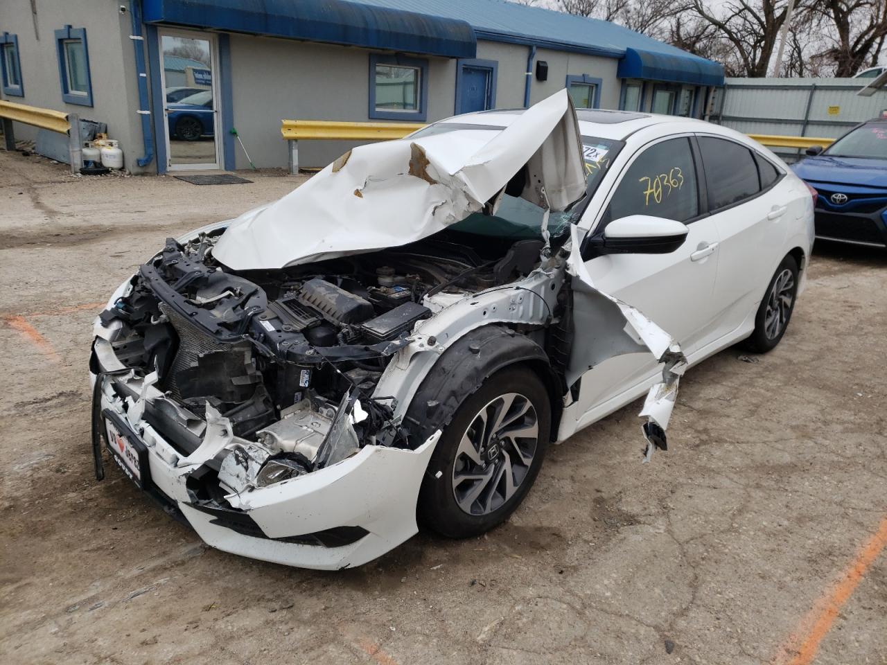 Photo 2 from auction – 2016 HONDA CIVIC EX with VIN 19XFC2F7XGE223990