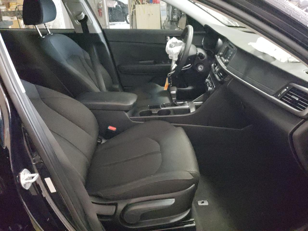 Photo 5 from auction – 2017 KIA OPTIMA LX with VIN 5XXGT4L33HG139455