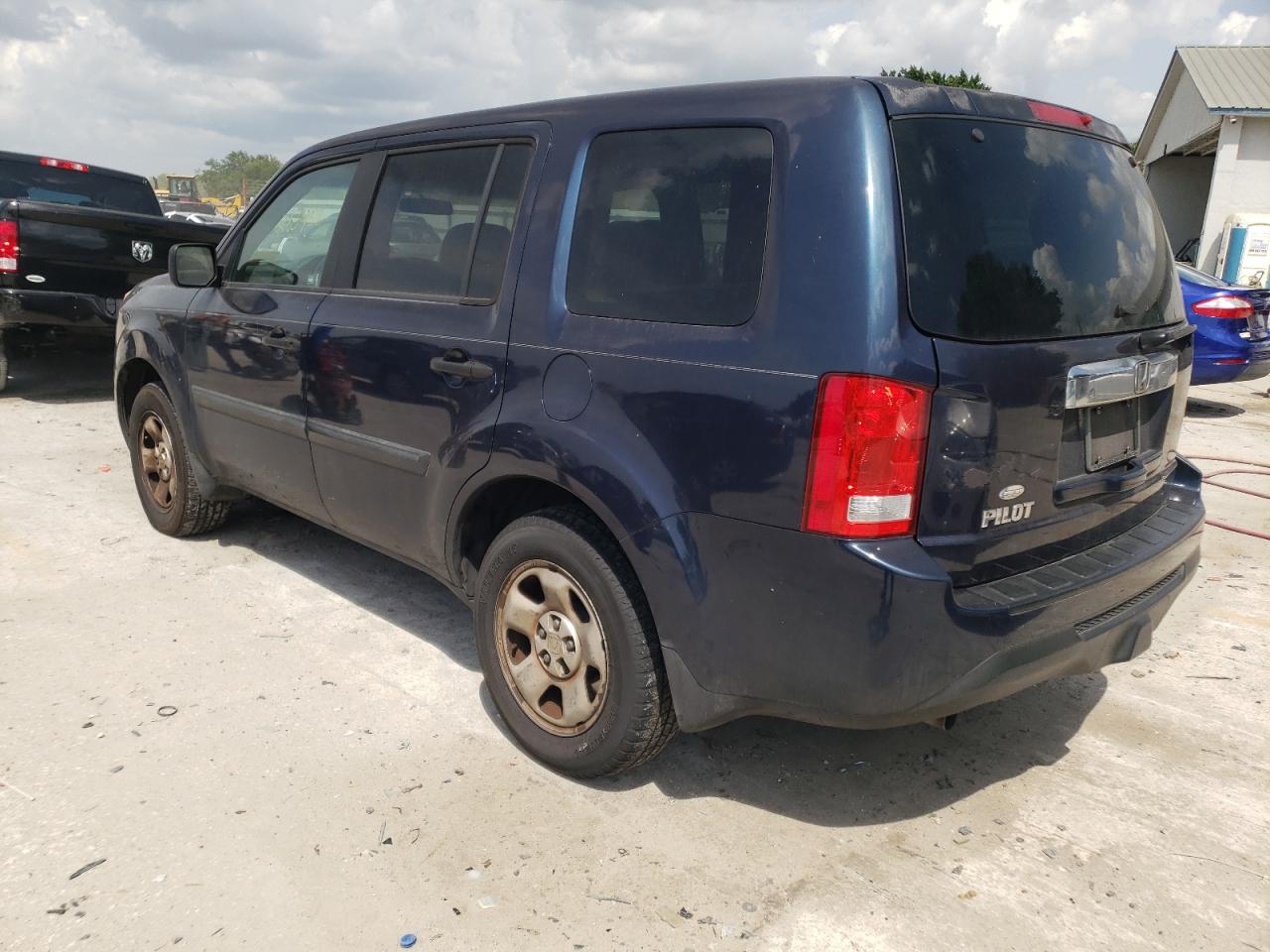 Photo 3 from auction – 2012 HONDA PILOT LX with VIN 5FNYF3H25CB010599