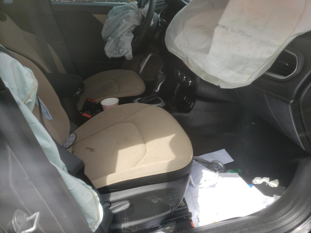 Photo 5 from auction – 2017 JEEP RENEGADE S with VIN ZACCJAAB1HPF50166