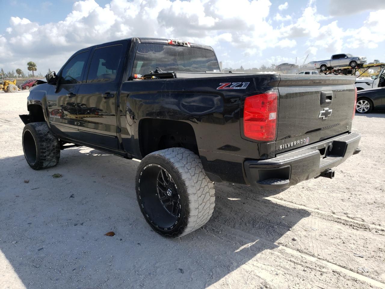 Photo 3 from auction – 2017 CHEVROLET SILVERADO with VIN 3GCUKREC7HG113941