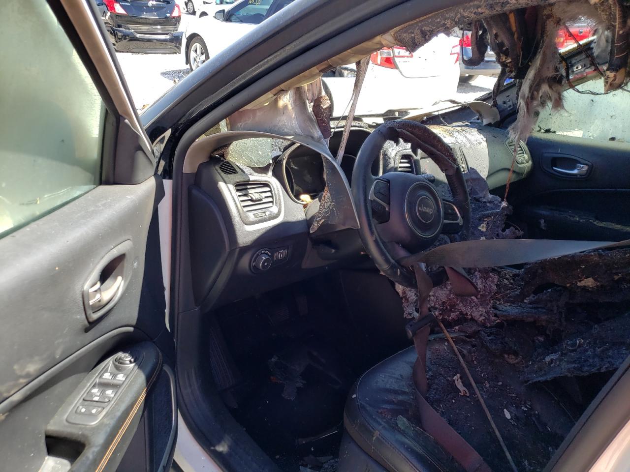 Photo 9 from auction – 2020 JEEP COMPASS LI with VIN 3C4NJCCB6LT152695