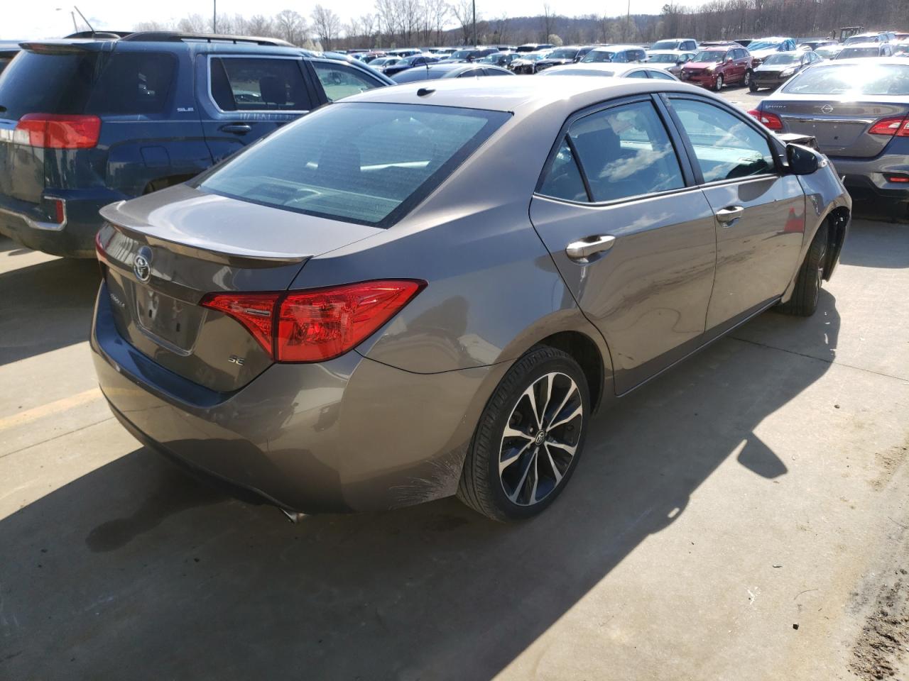 Photo 4 from auction – 2017 TOYOTA COROLLA L with VIN 5YFBURHE8HP630156