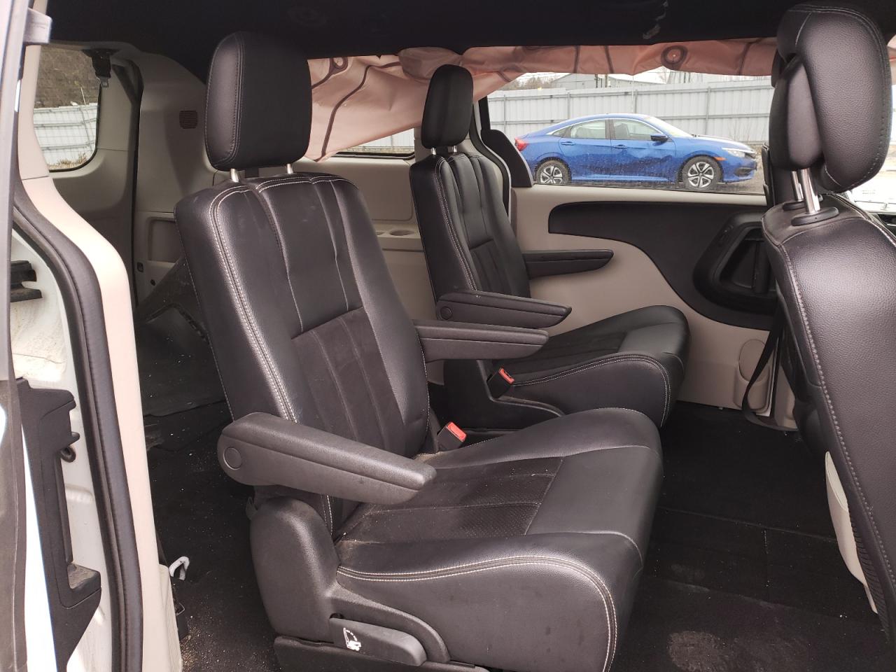 Photo 6 from auction – 2017 DODGE GRAND CARA with VIN 2C4RDGBGXHR636926
