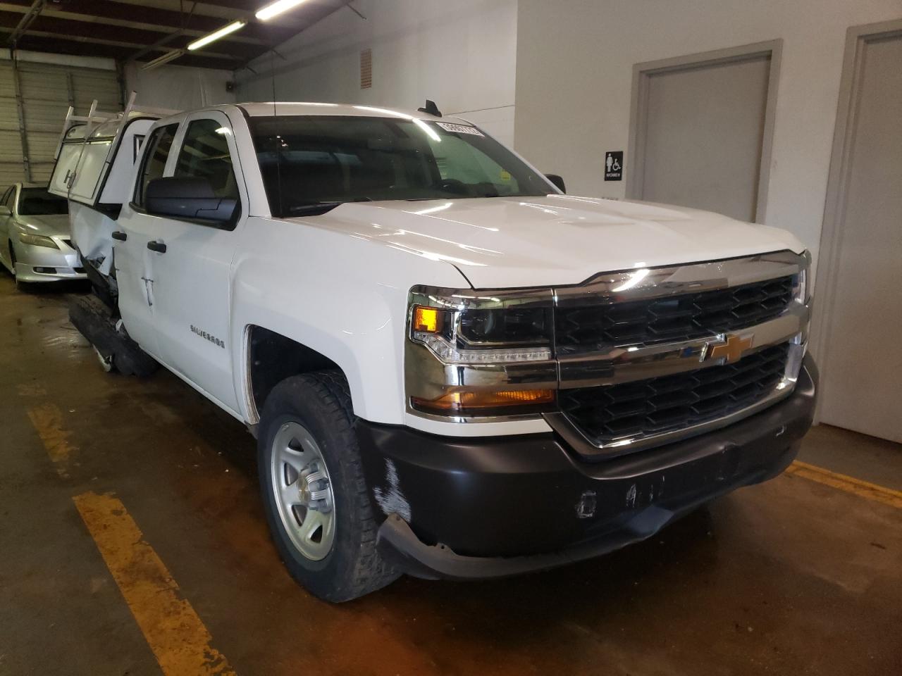 CHEVROLET SILVERADO 2019 with VIN 2GCRCNEC4K1176281 - Photo from auction