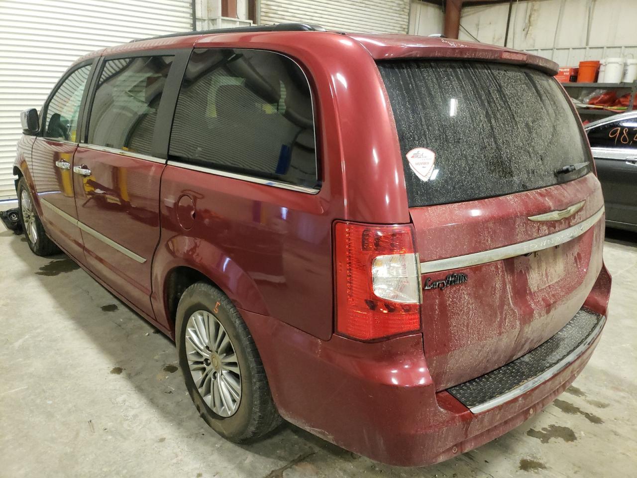 Photo 3 from auction – 2013 CHRYSLER TOWN & COU with VIN 2C4RC1CG0DR806039