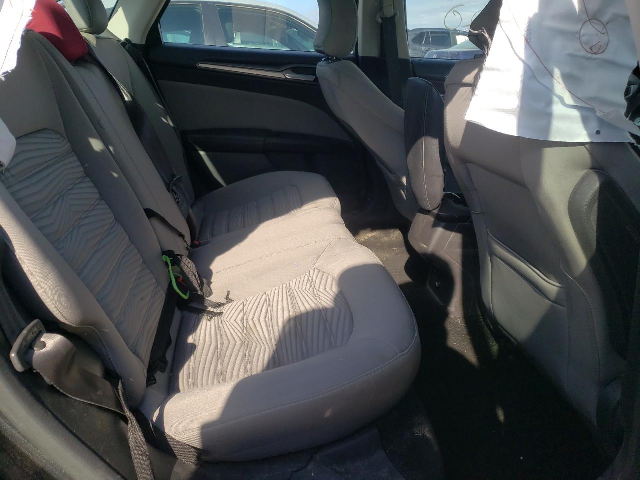Photo 6 from auction – 2016 FORD FUSION S with VIN 3FA6P0G75GR183565