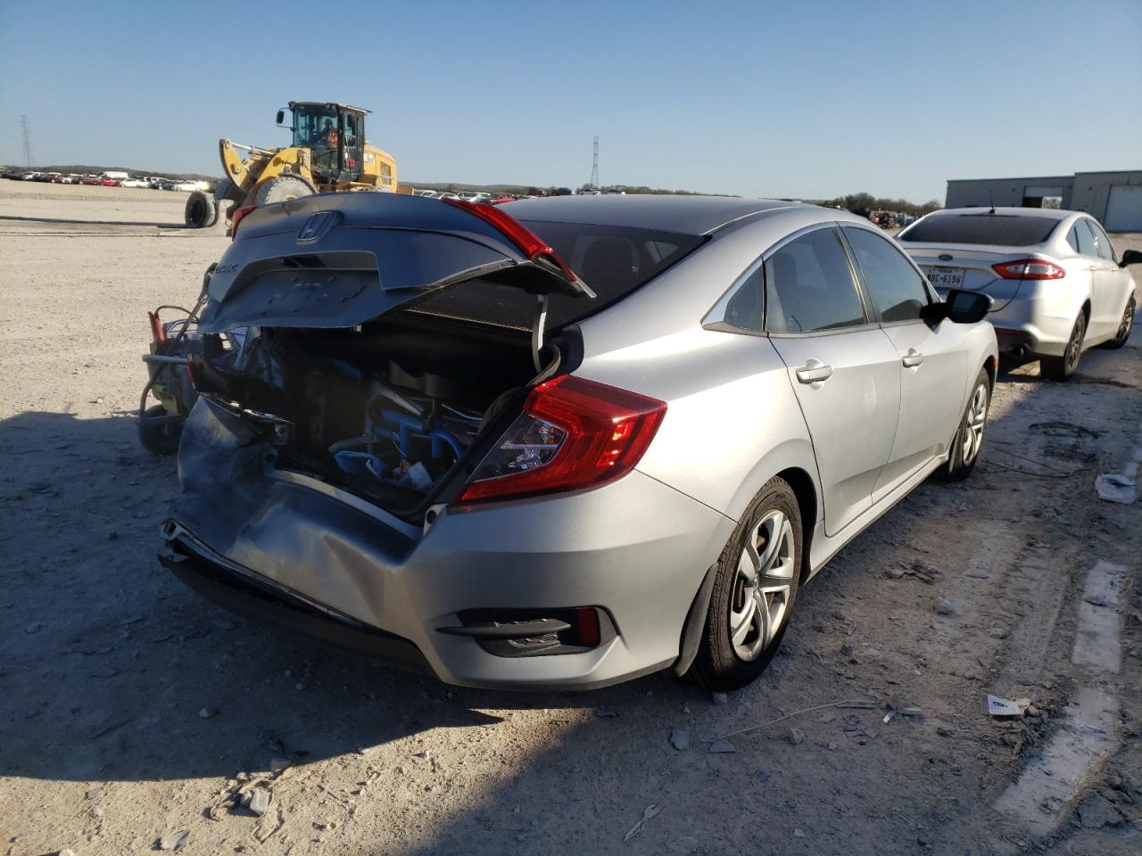 Photo 4 from auction – 2017 HONDA CIVIC LX with VIN 19XFC2F50HE034720