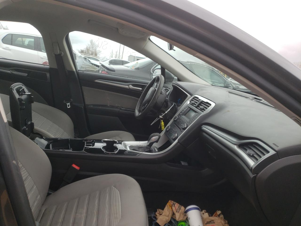Photo 5 from auction – 2016 FORD FUSION S with VIN 3FA6P0G70GR393703