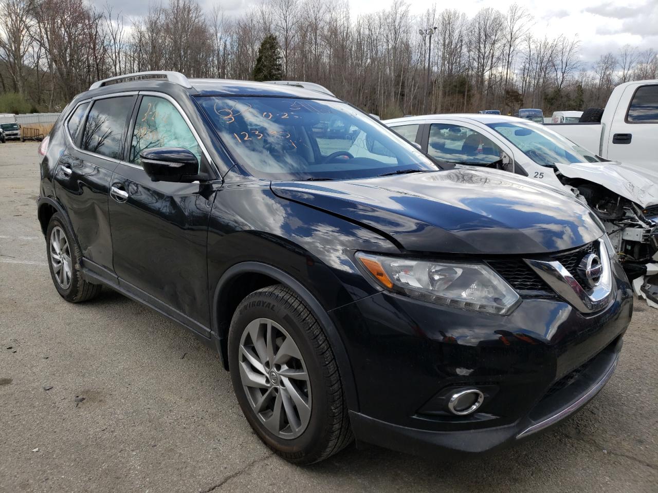 NISSAN ROGUE S 2015 with VIN 5N1AT2MT7FC792596 - Photo from auction