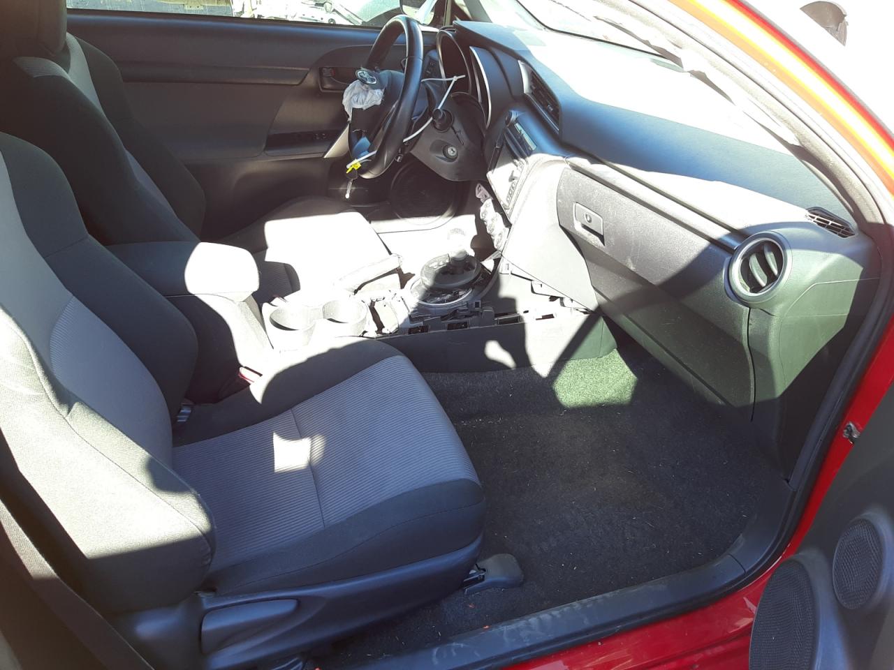 Photo 5 from auction – 2015 TOYOTA SCION TC with VIN JTKJF5C72FJ002420