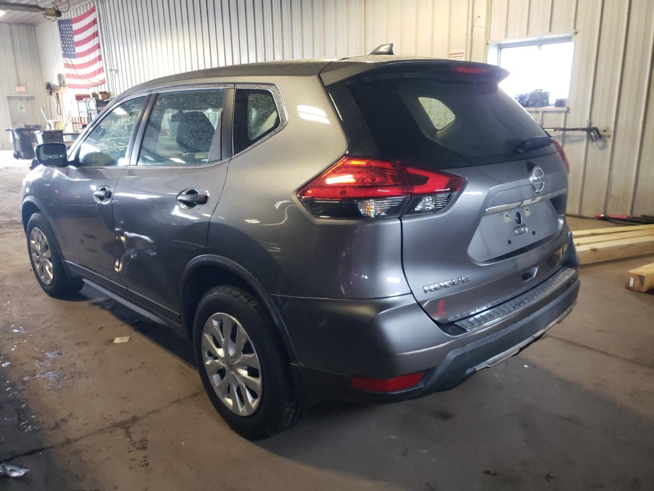 Photo 3 from auction – 2017 NISSAN ROGUE S with VIN KNMAT2MV0HP568149