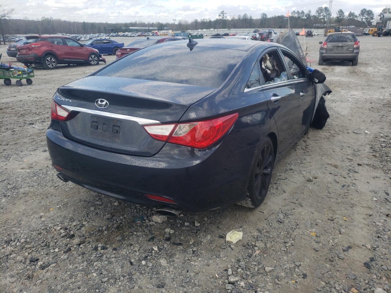 Photo 4 from auction – 2011 HYUNDAI SONATA SE with VIN 5NPEC4AC8BH233188