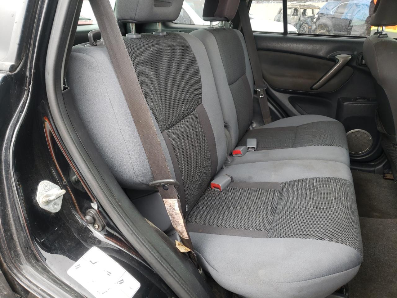 Photo 6 from auction – 2004 TOYOTA RAV4 with VIN JTEHD20V040022631